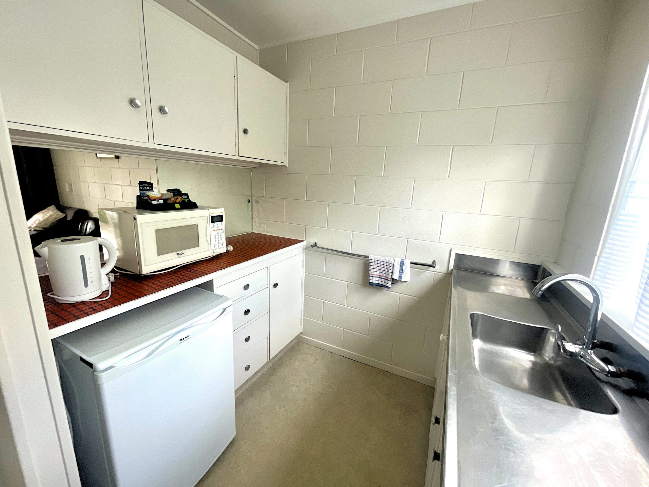 One-bedroom unit at Browns Bay Olive Tree Motel & Apartments